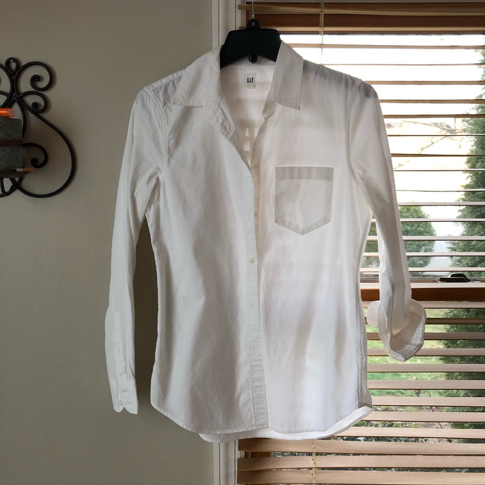 GAP shirt